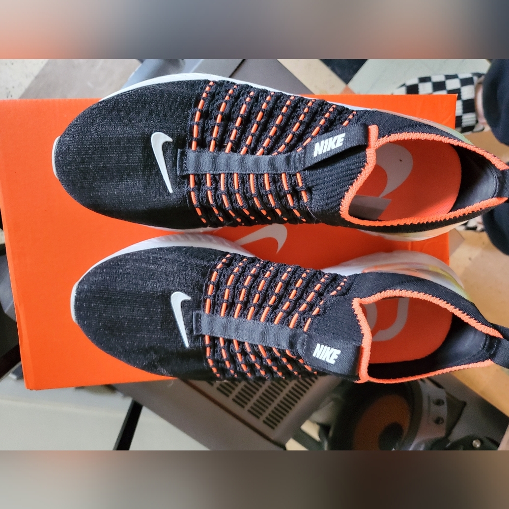 Nike React Phantom Run FK 2 - Black and Bright Mango - Picture 6 of 6